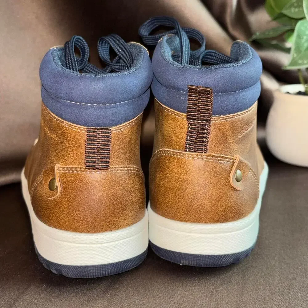 Eddie bower boys size 1 boots like new